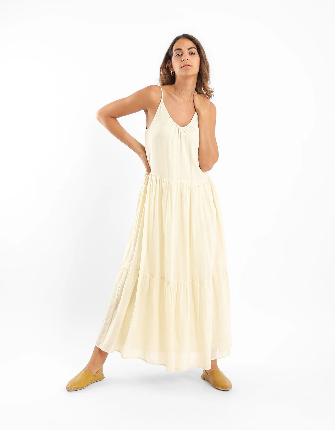 Sleeveless long tear dress