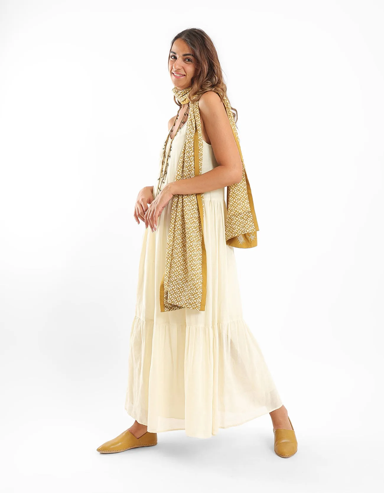 Sleeveless long tear dress
