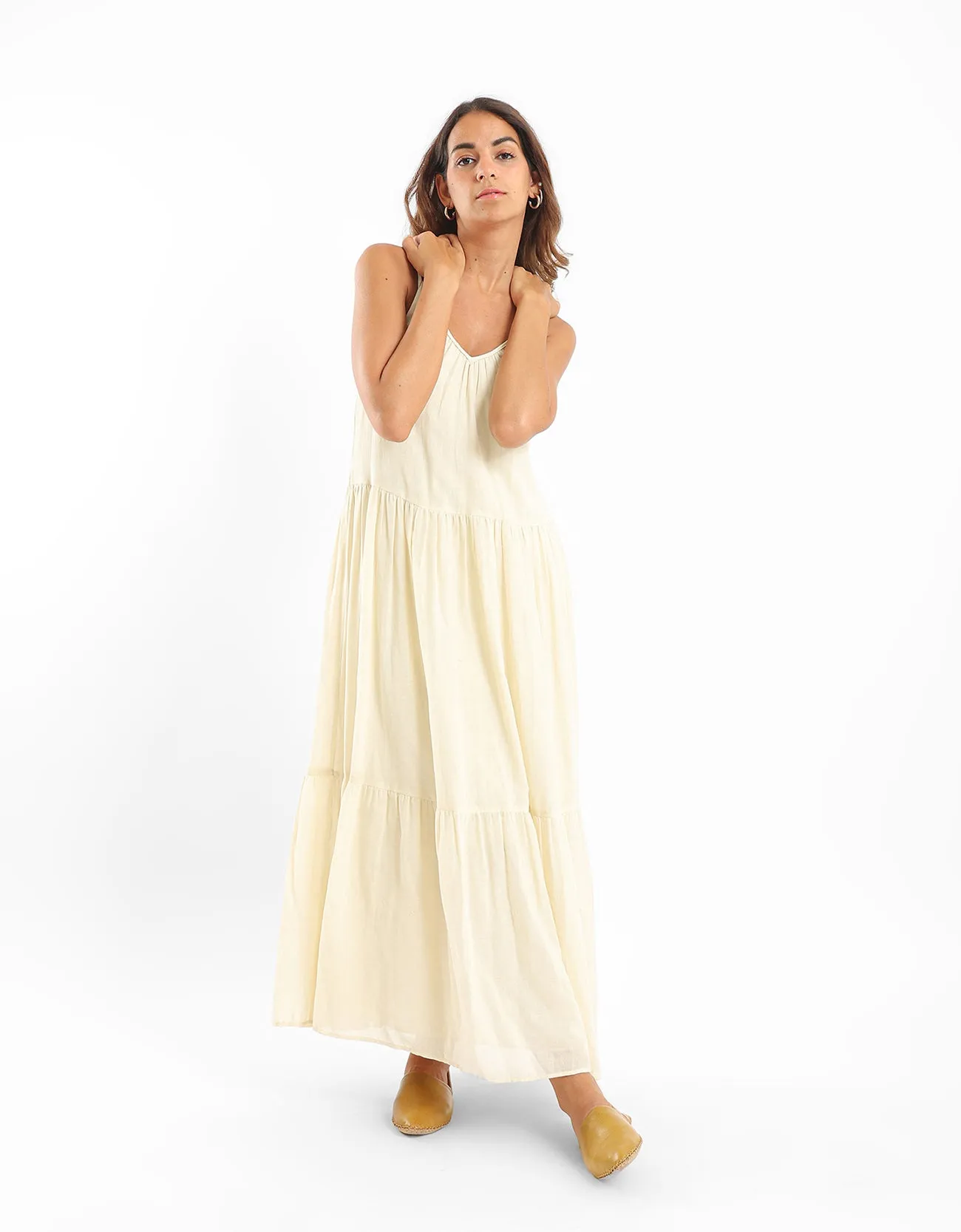 Sleeveless long tear dress